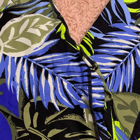 NWT CK Performance printed high waist leggings - Picture 2 of 5